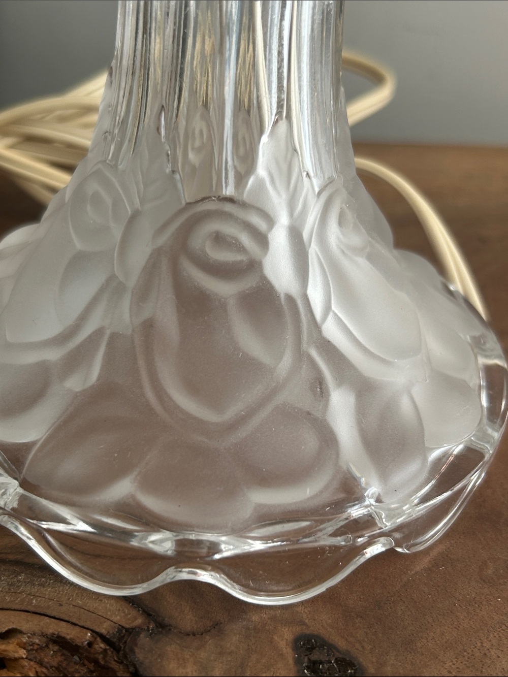 Vintage Boudoir Lamp Crystal Etched Glass Boudoir Parlor Lamp 12” WORKS - Picture 6 of 11